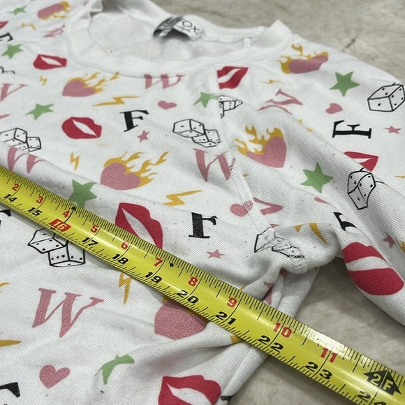 Wildfox | Charmed Sommers‎ White Print Sweatshirt Lips Dice Stars | Size XL - Picture 7 of 13
